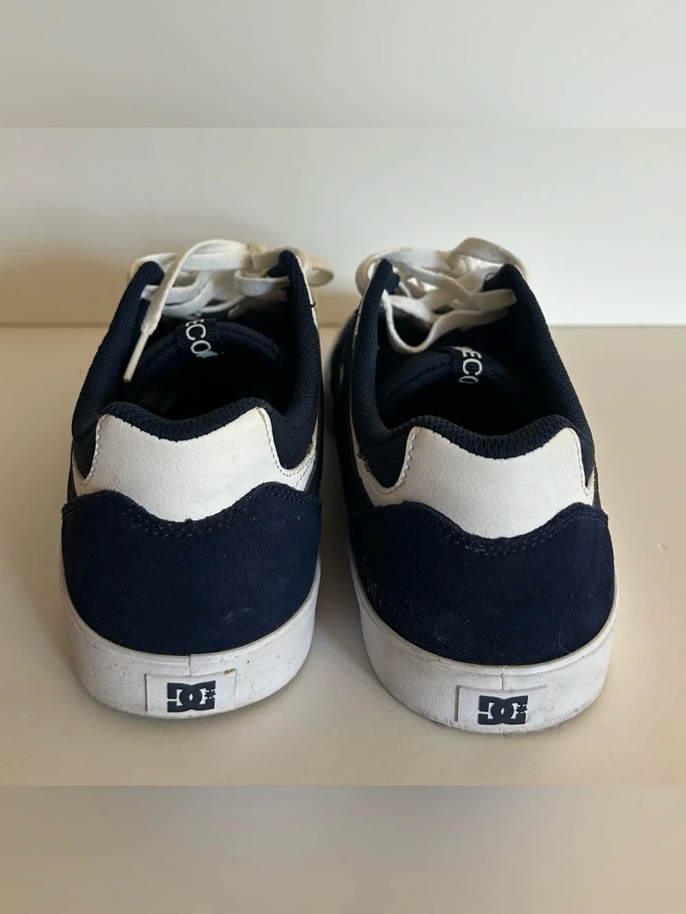 DC Kalis Vulc S Navy and White Low-Top Skate Sneakers